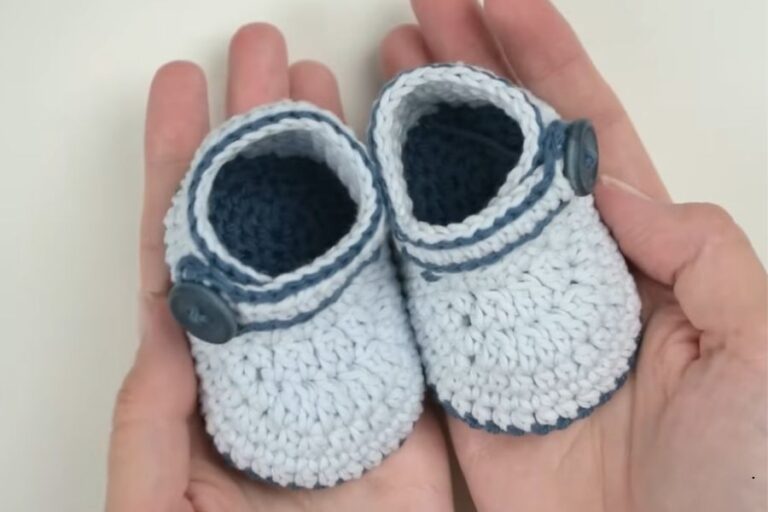 Make Cute Baby Shoes With This Free Crochet Pattern