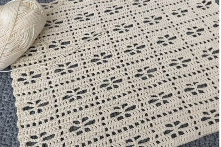 Beautiful Crochet Tablecloth Pattern for a Timeless Home